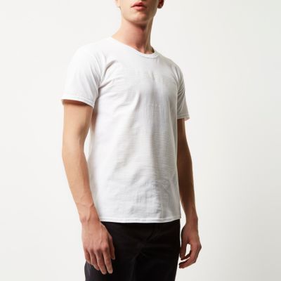 White stripe print t-shirt